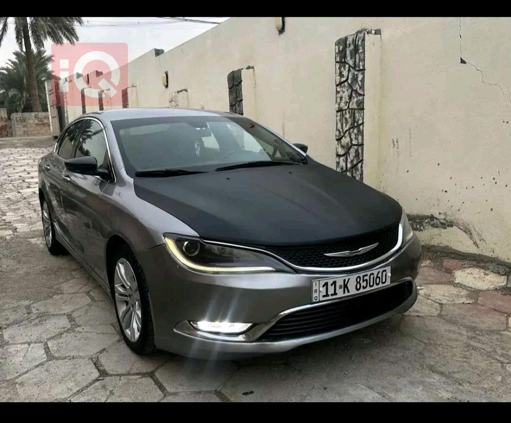 Chrysler 200